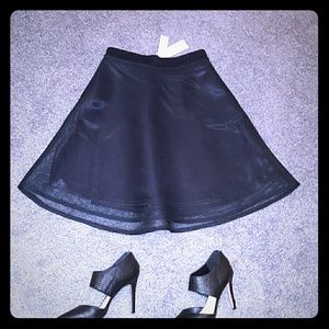 FUN FULL TULLE BLK SKIRT NWT